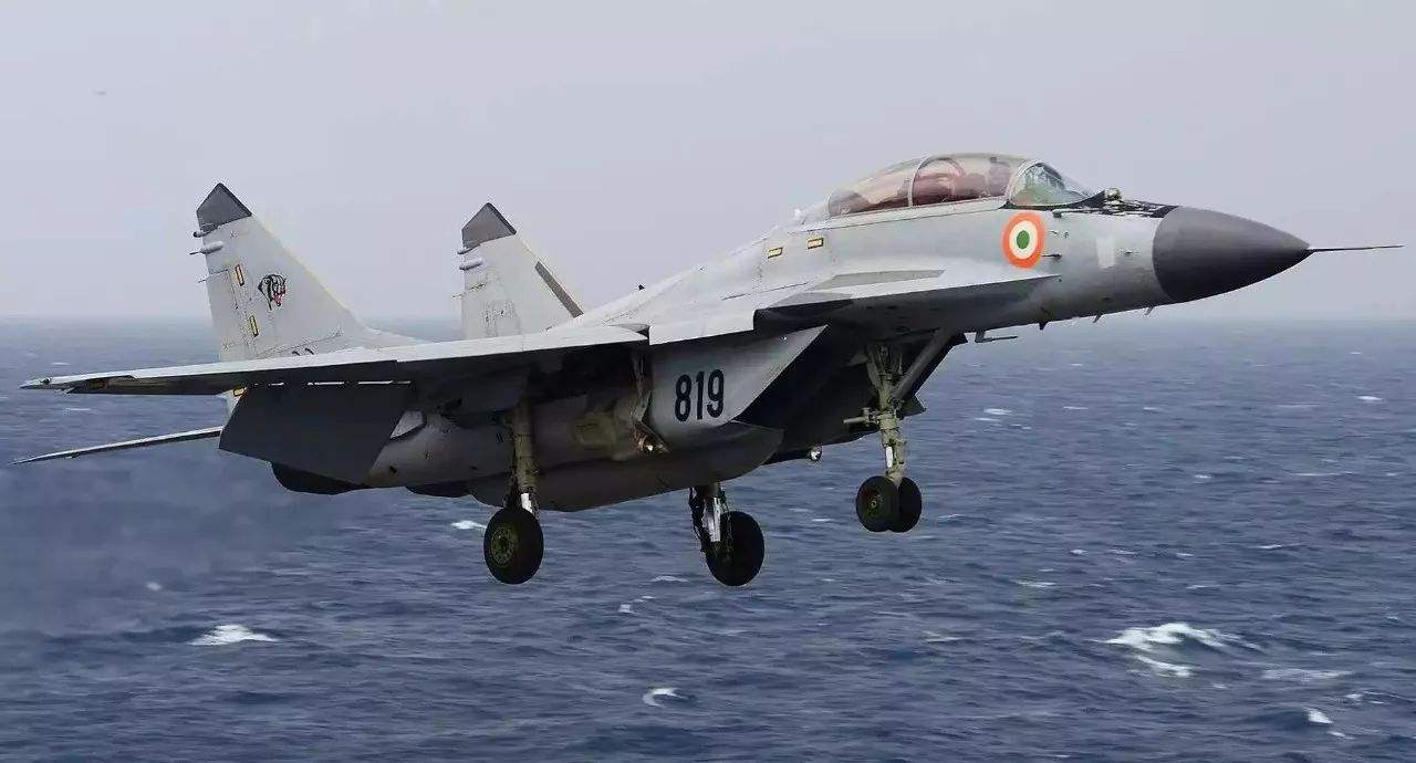 印度为何总是冤大头？网友：这就是今年春晚小品卖保健品的套路啊