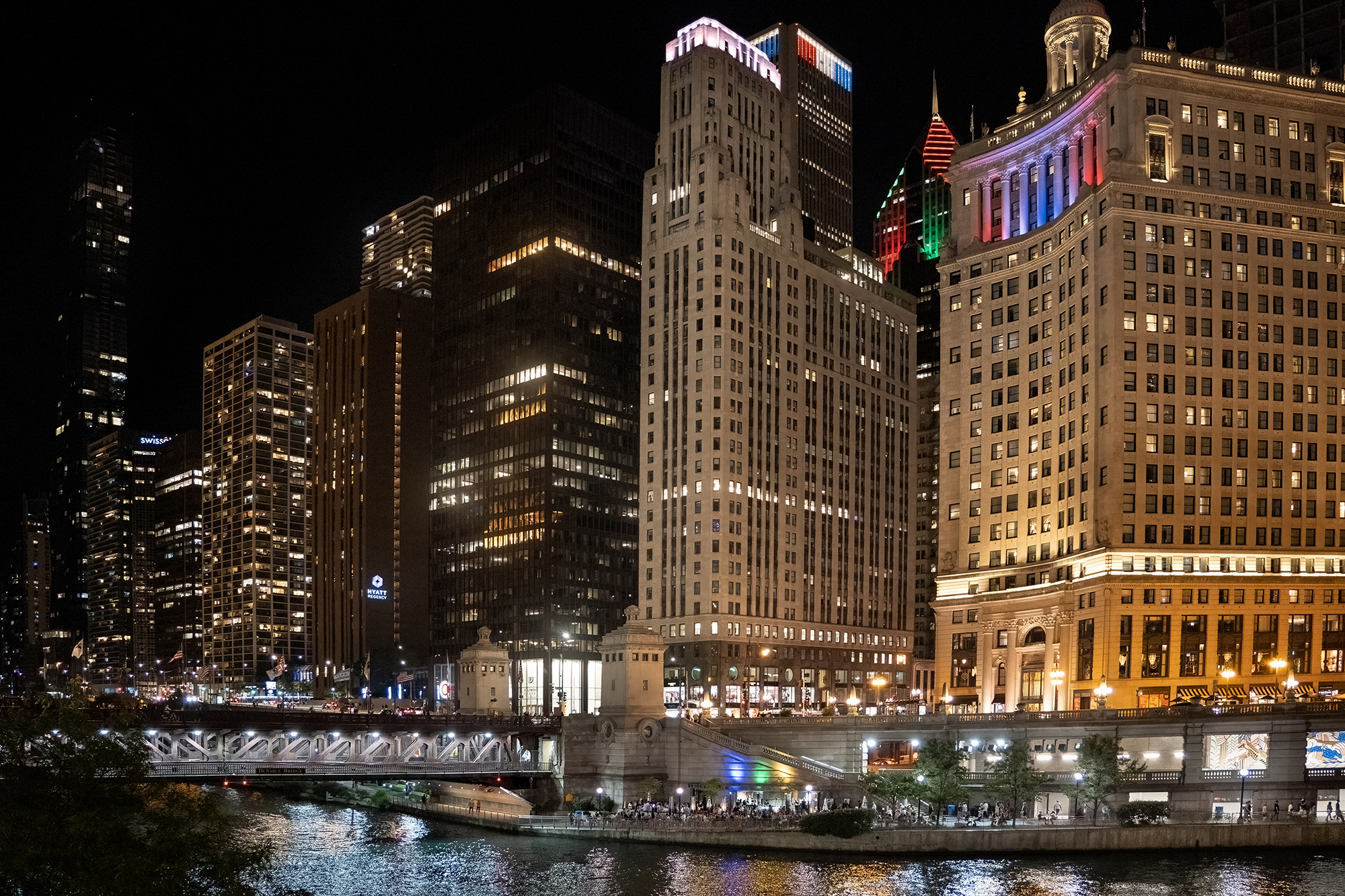 适马最具性价比的变焦镜头,适马大光圈镜头能提升画质吗