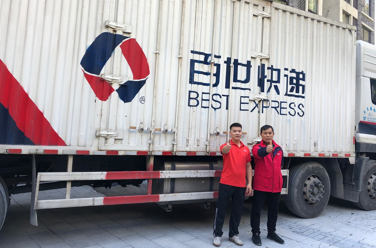 18岁小伙干快递一年净赚80万,干了12年快递赚了200万