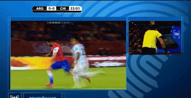 世预赛阿根廷vs乌拉圭梅西破门,阿根廷世预赛3连胜梅西角球中柱