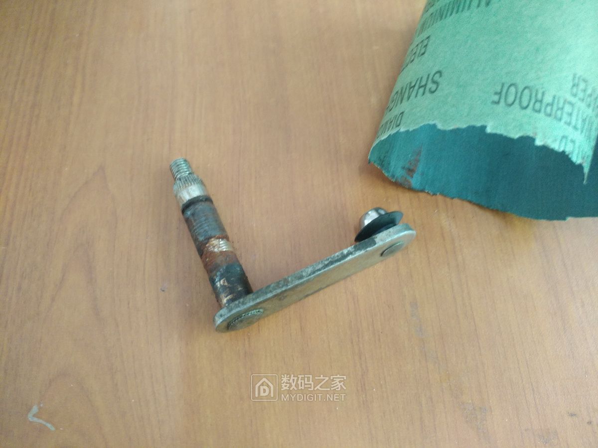 长城c30雨刷连杆怎么修,13年长城c30雨刮器怎么卸下来