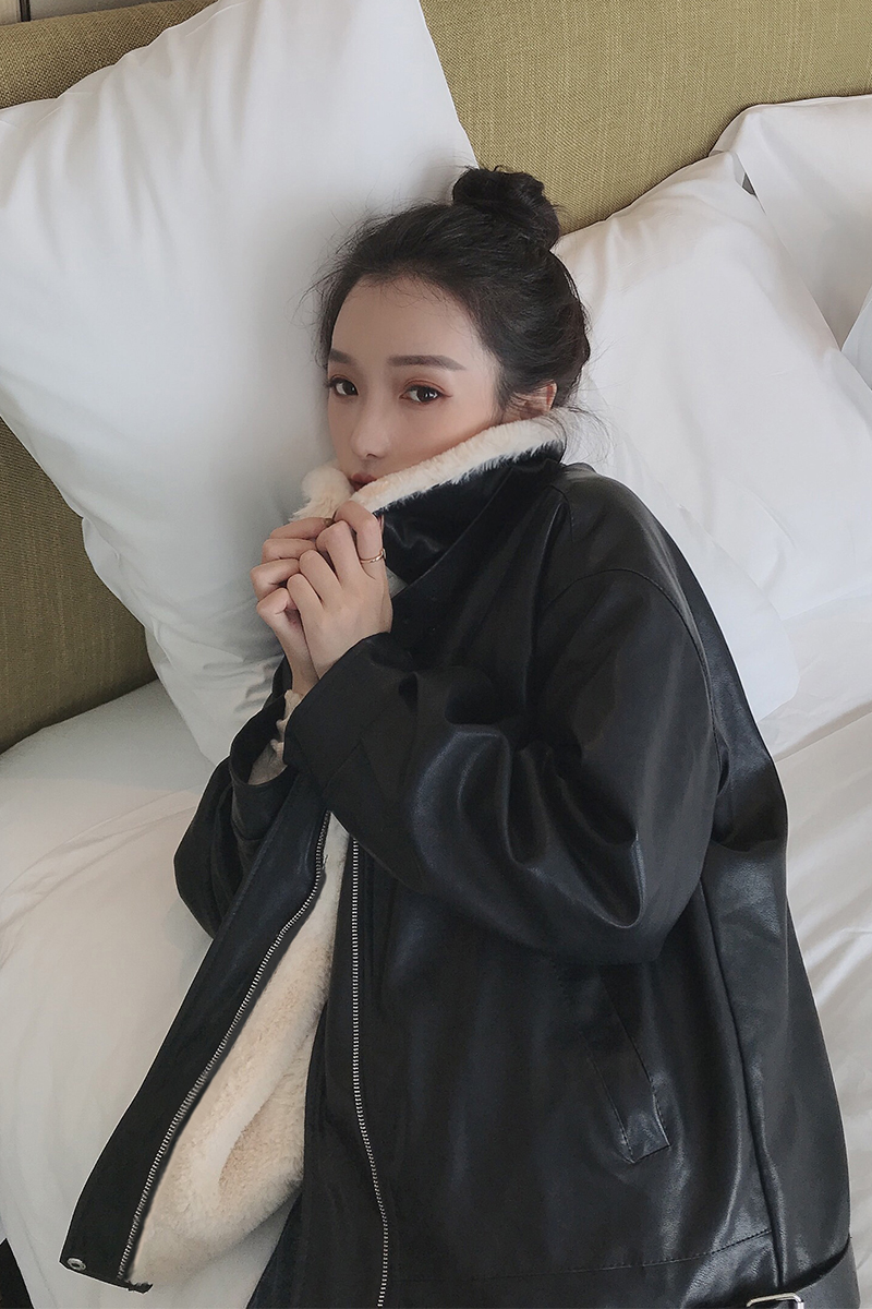 冬天保暖穿搭还得看羊羔毛外套,冬日羊羔毛外套怎么样穿不臃肿