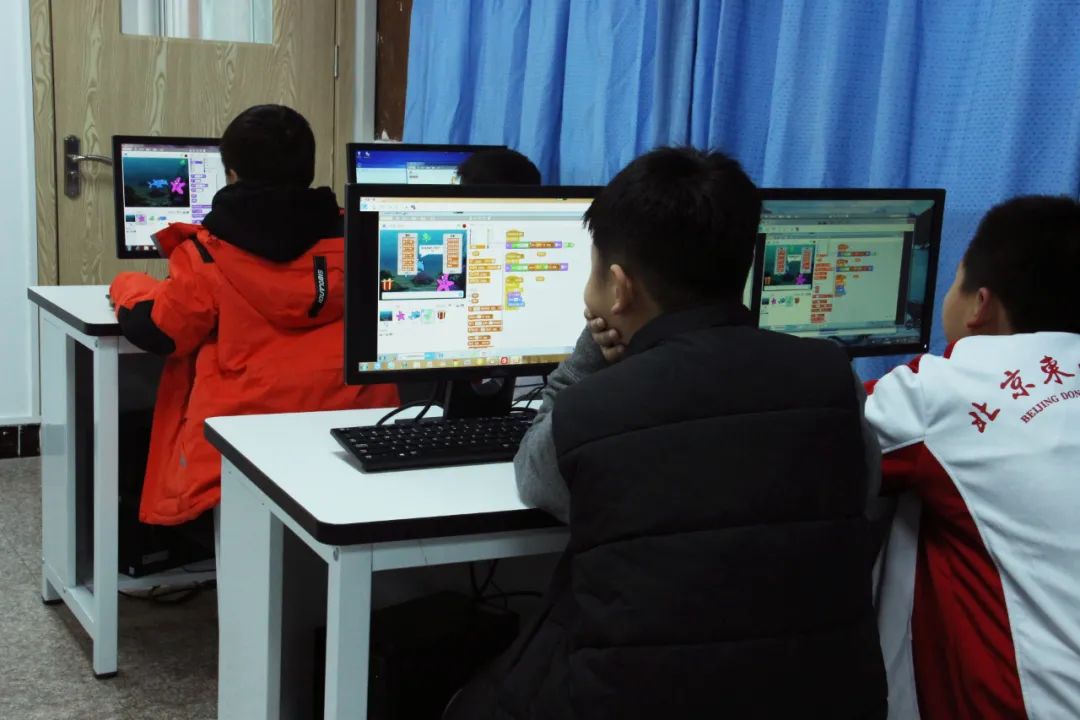 东方红小学兴趣班,北京东方红学校特色课程