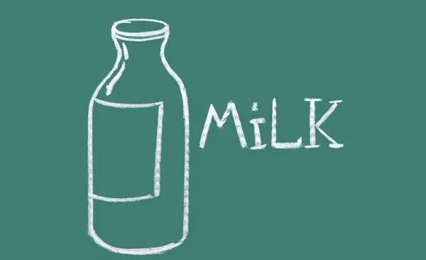 宝宝可以吃奶酪牛奶吗,一岁宝宝可以吃酸奶奶酪吗