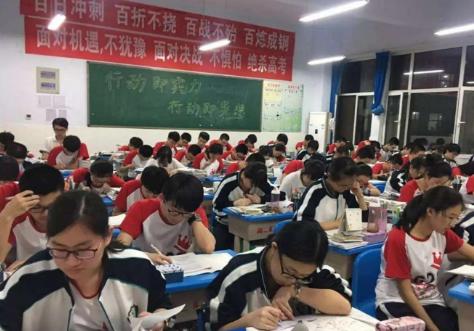 成人怎么获得全日制本科,如何获得全日制本科文凭