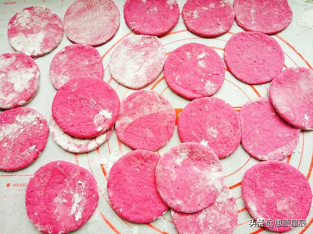 火龙果加鸡蛋加面粉做什么好吃,火龙果直接加面粉做好吃的