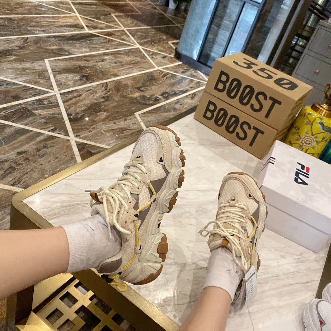 每日穿搭秋季热门款,每周时髦穿搭唯有热爱