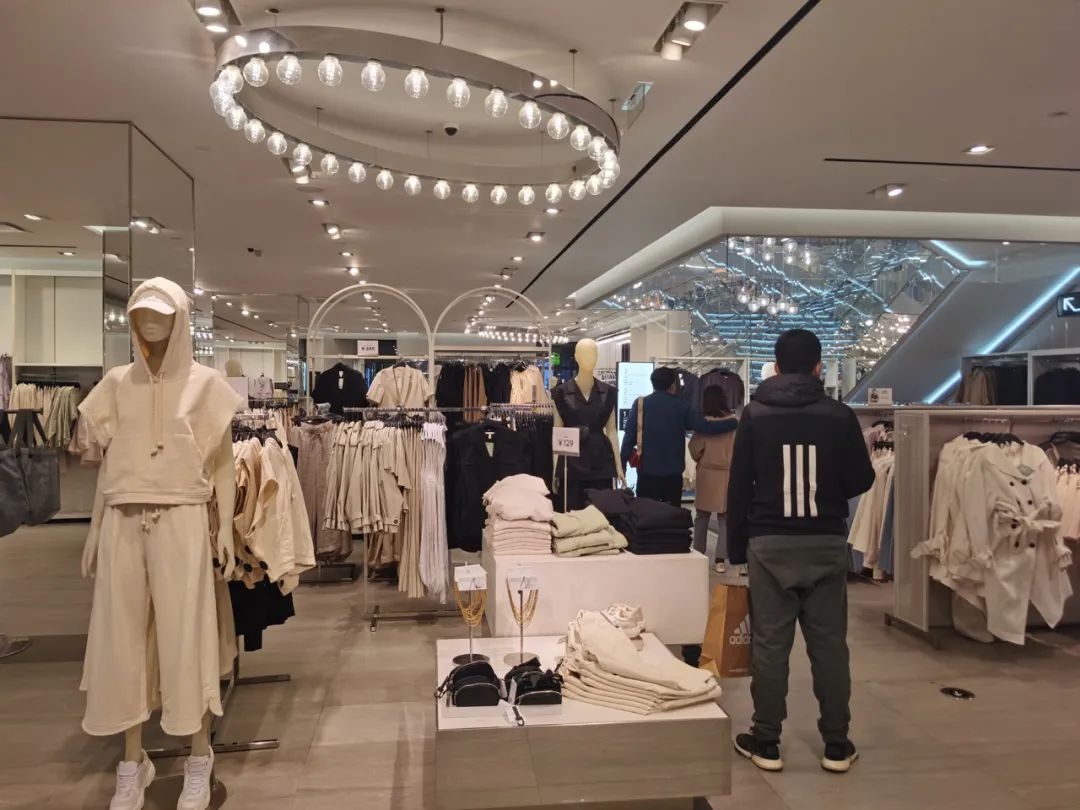 dg鍝佺墝杈卞崕浜嬩欢鐪嬫硶,dg杈卞崕浠ュ悗鍚勫ぇ鍝佺墝鍙嶅簲