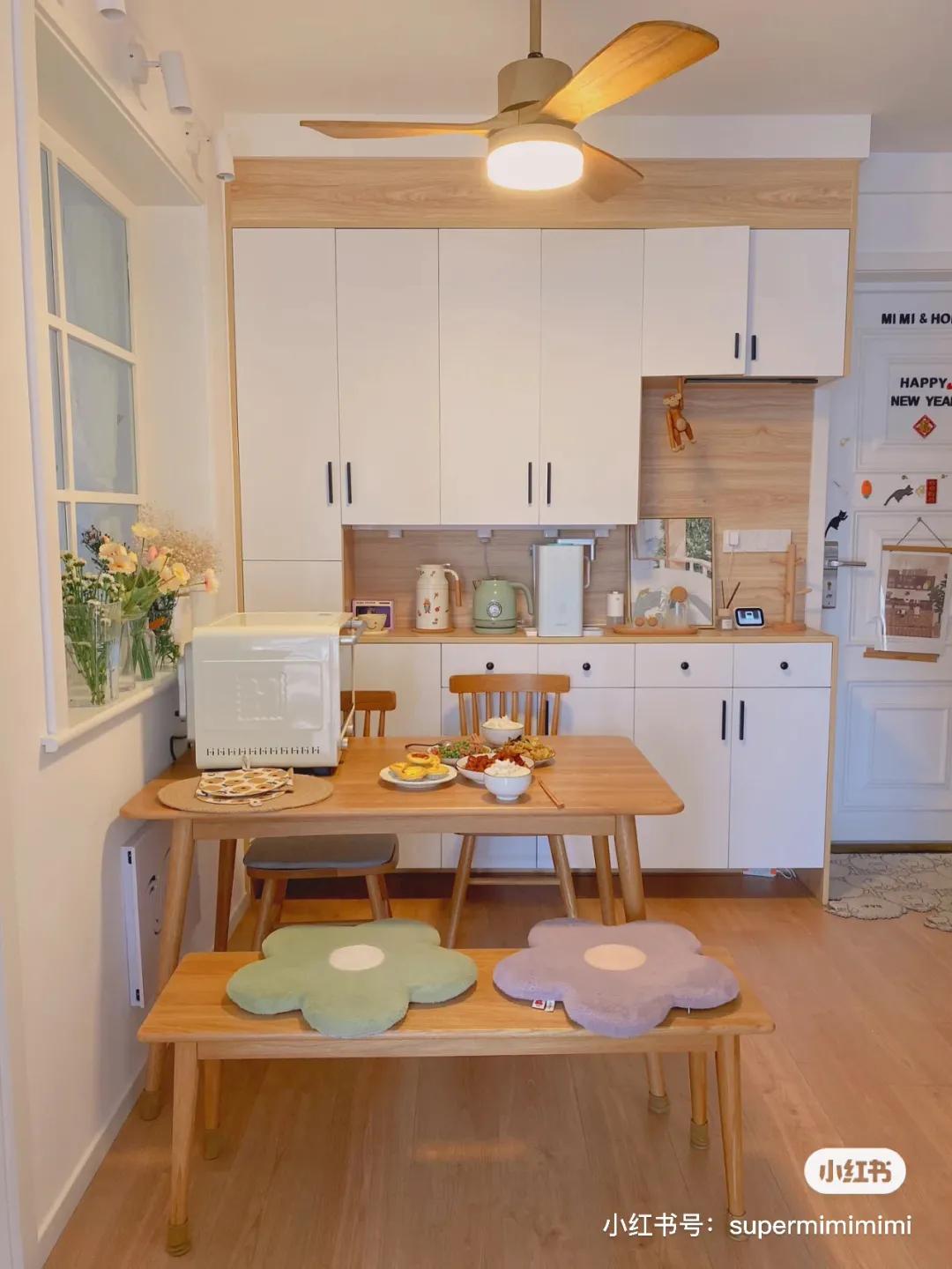 又一独居女孩爆红！买下60m²二手房，仅花4.5W装成全能“大胃王”