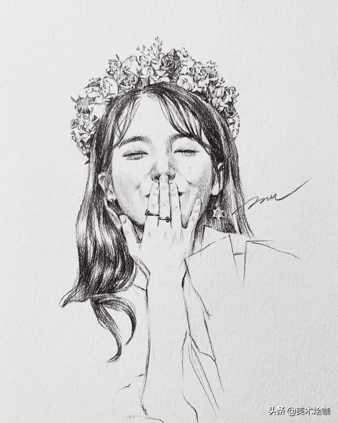 他笔下的极简山水禅意十足,他画的风景素描每笔都是细节