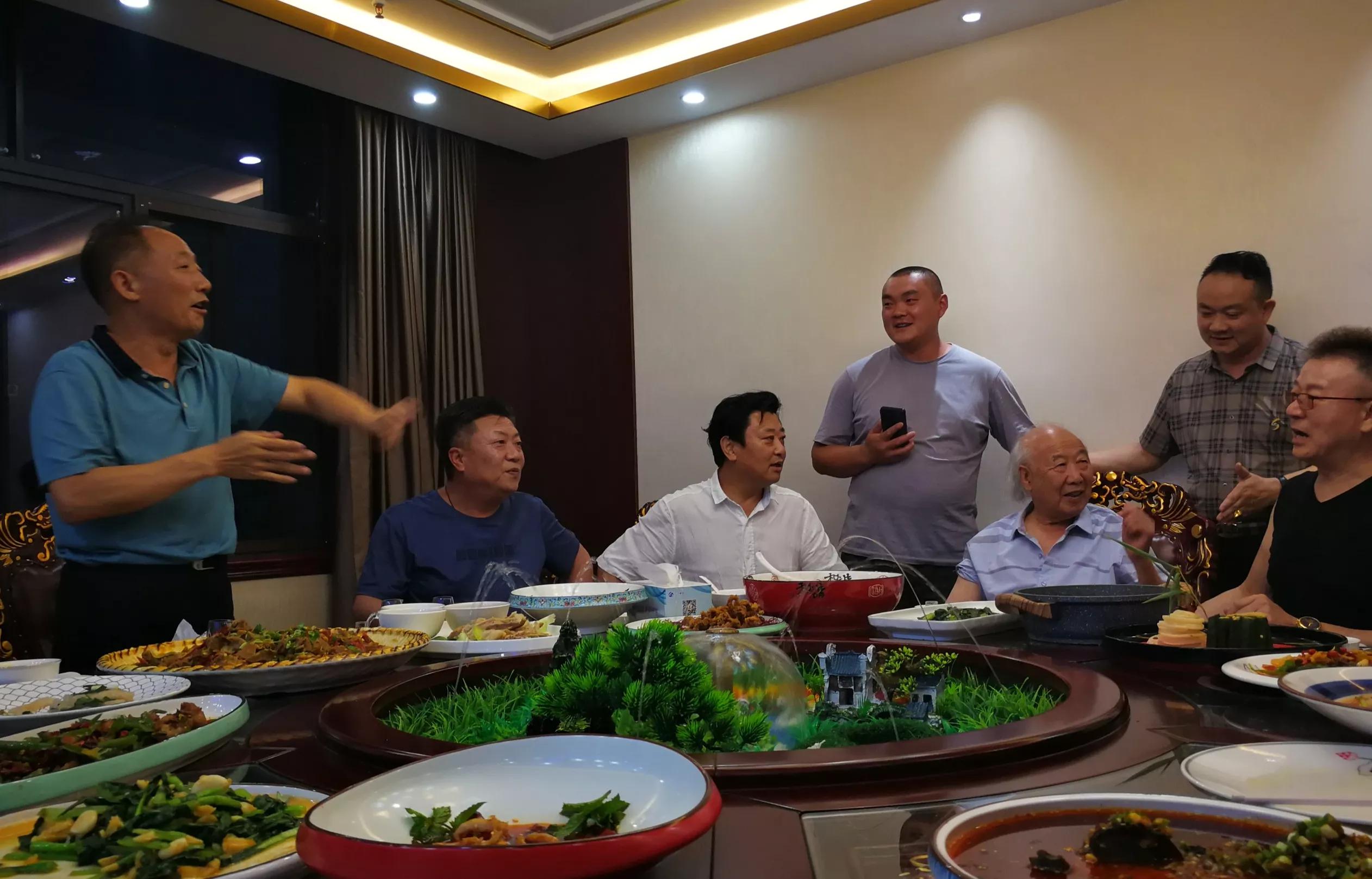 神龙药业邀请汉中各界人士“共庆七夕，畅话神农”