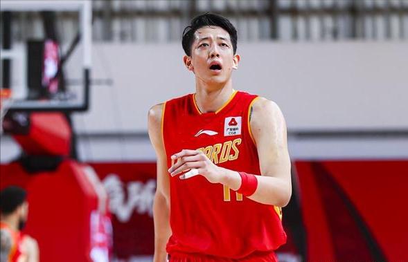 CBA现役十大本土中锋，上海签下MVP，北京双星被低估，谁接班周琦