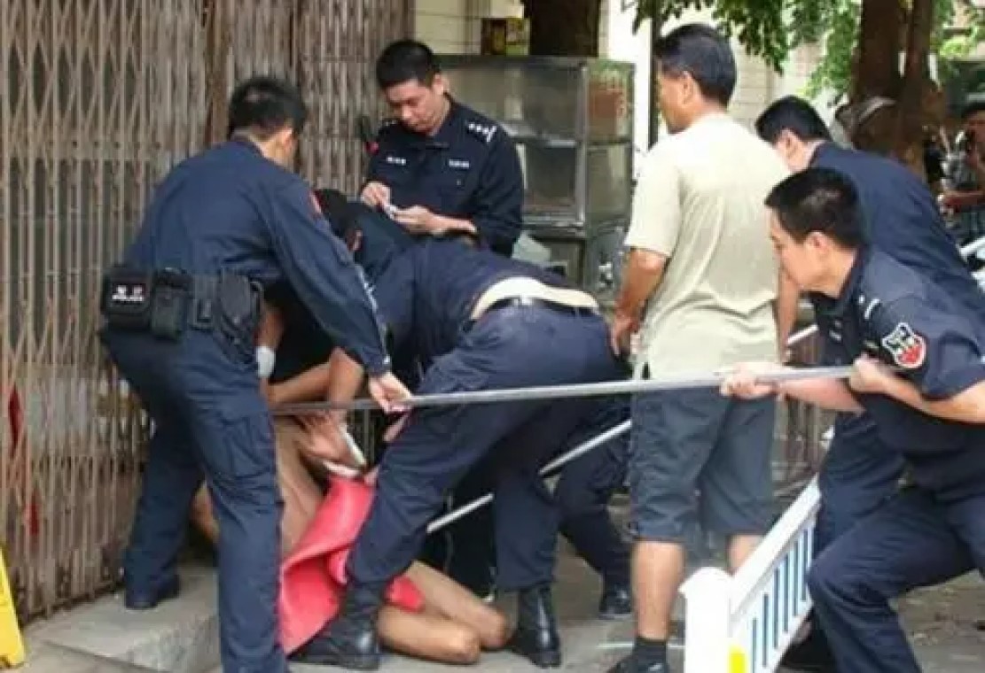 被狗咬有疯狗病吗,被疯狗咬后真的会像狗一样叫吗