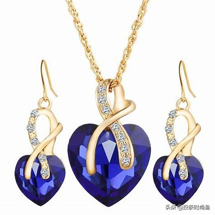 怎么挑选适合自己的配饰,配饰选择技巧