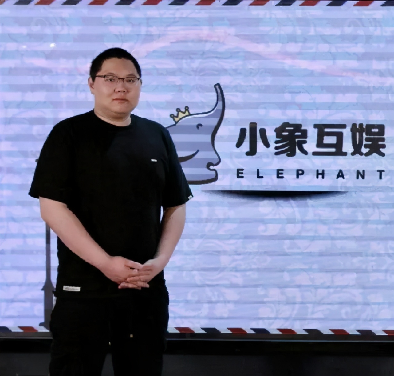 补税、卖战队、转型失败，直播“打工人”公会活得越来越难了？