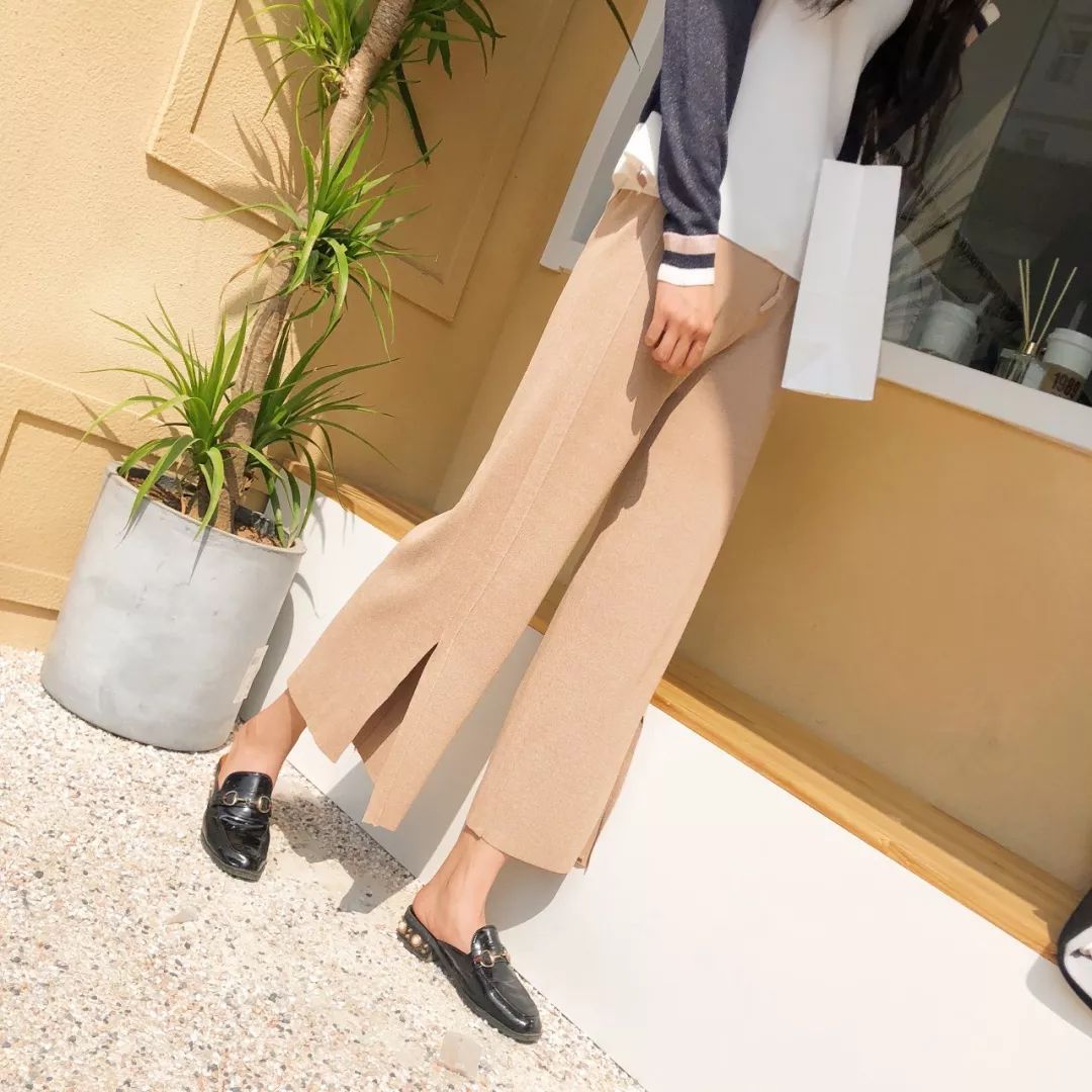 今年最火的流行裤子高腰阔腿裤,2020年流行阔腿裤还是窄腿裤