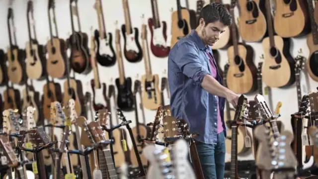 假吉他怎么分辨,假吉他