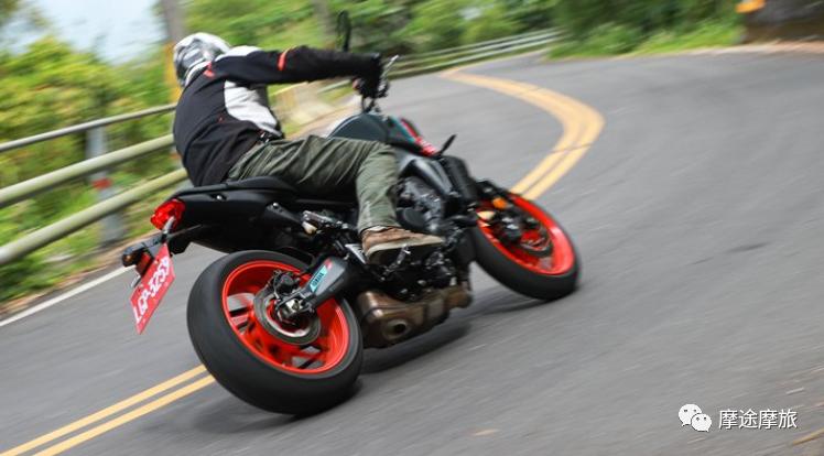 老款雅马哈mt09极速测评,雅马哈mt09三缸试驾