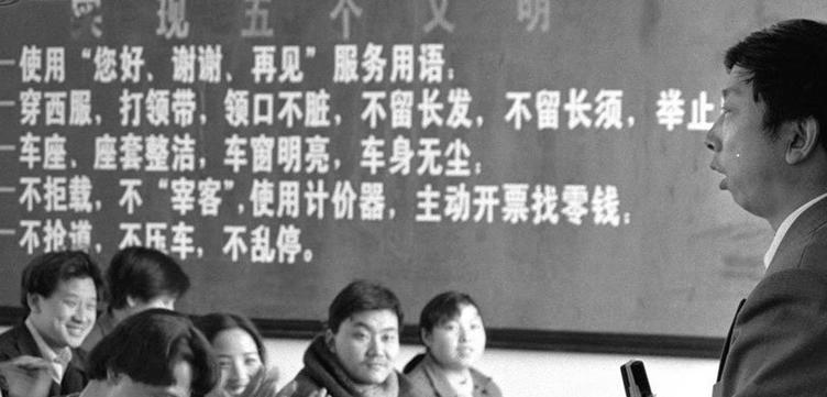 天津清退60岁以上出租车驾驶员,天津出租车司机绕路事件