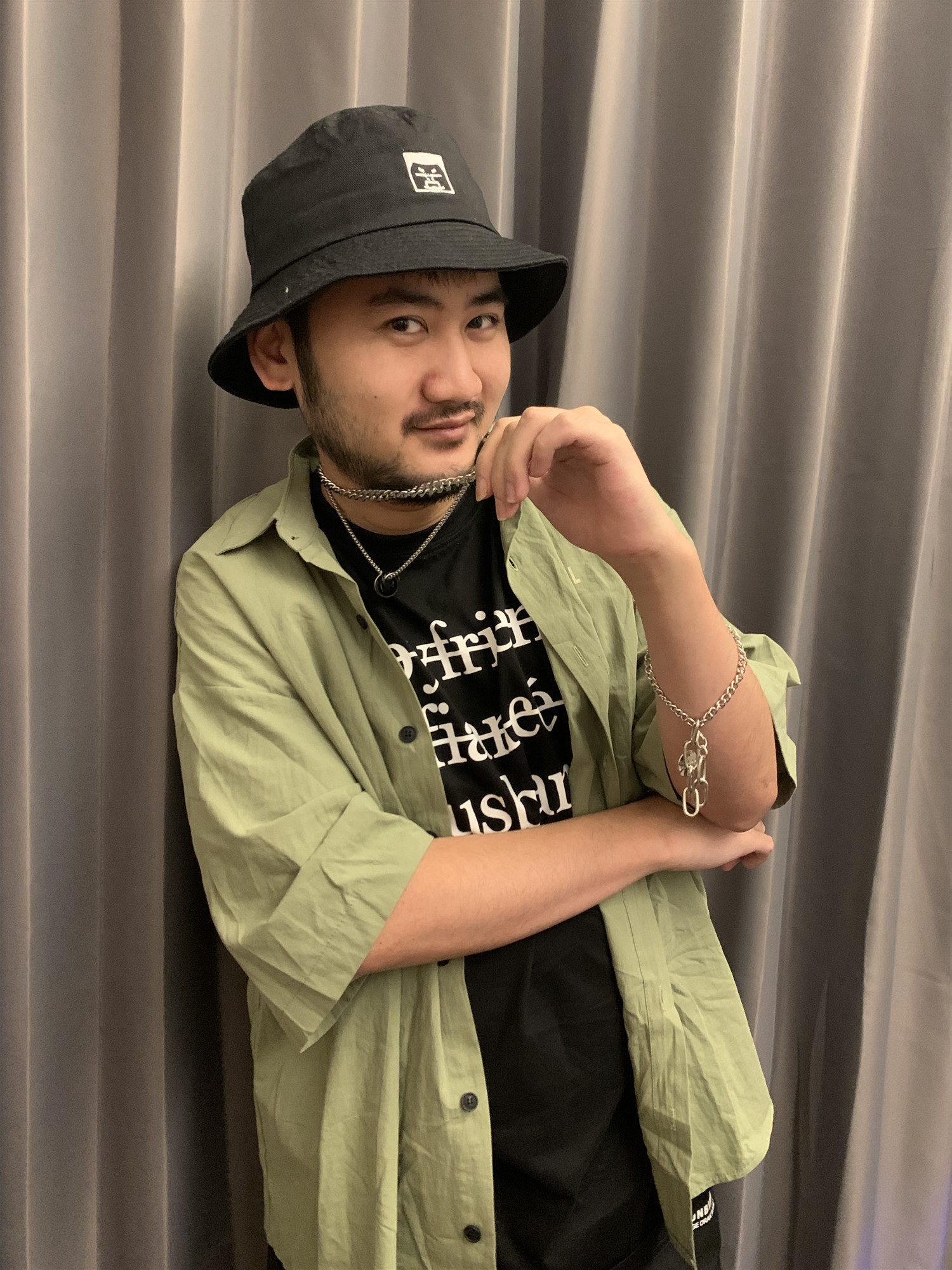 茄子直播首秀人气,茄子主播搞笑直播视频