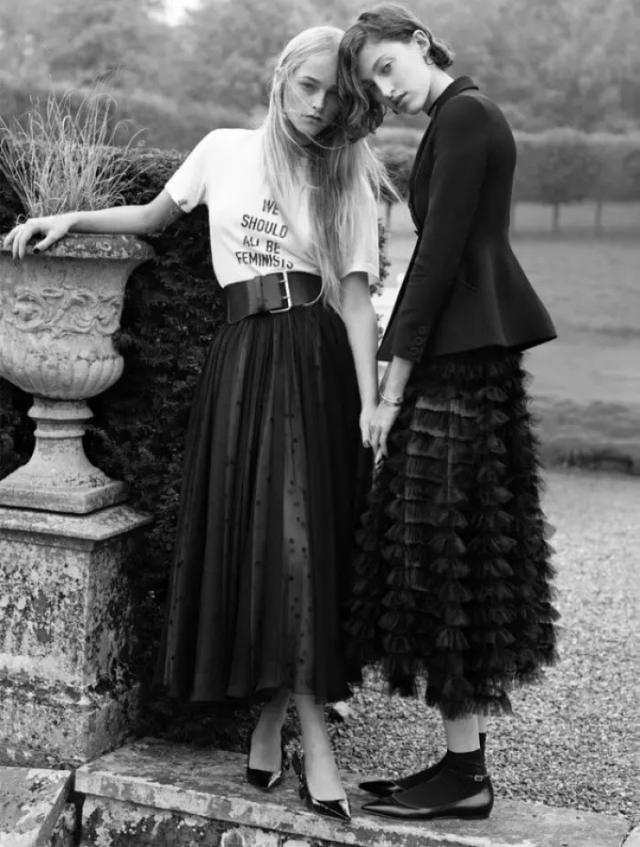 西装配裙子适合哪种发型,中长西装配什么裙子好看