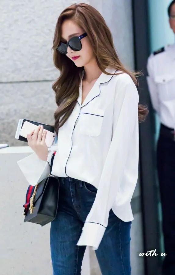 周雨彤的穿搭白衬衫,周雨彤刘雯钟楚曦