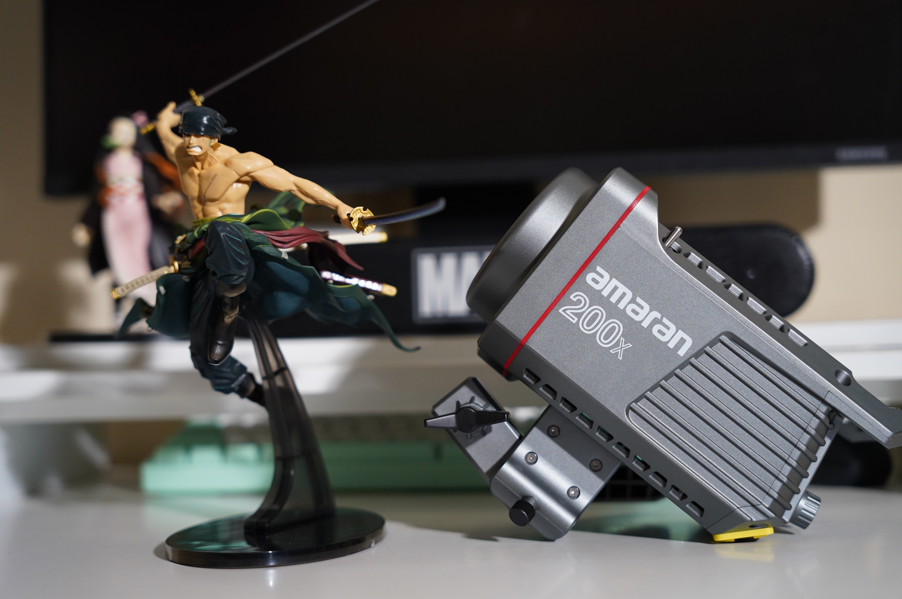 买摄影氛围灯,爱图仕200x摄影灯参数