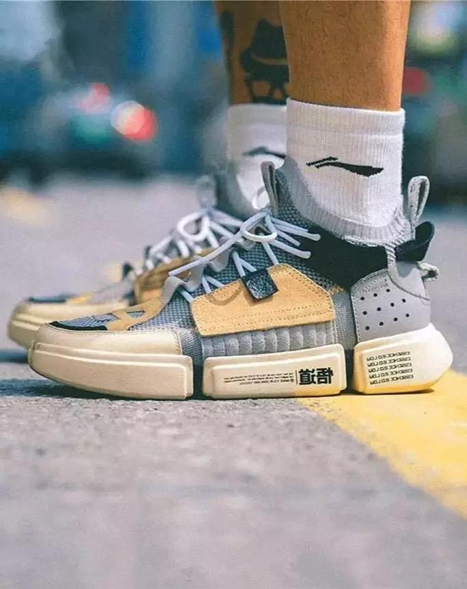 国潮风阿迪,国潮卫阿迪达斯