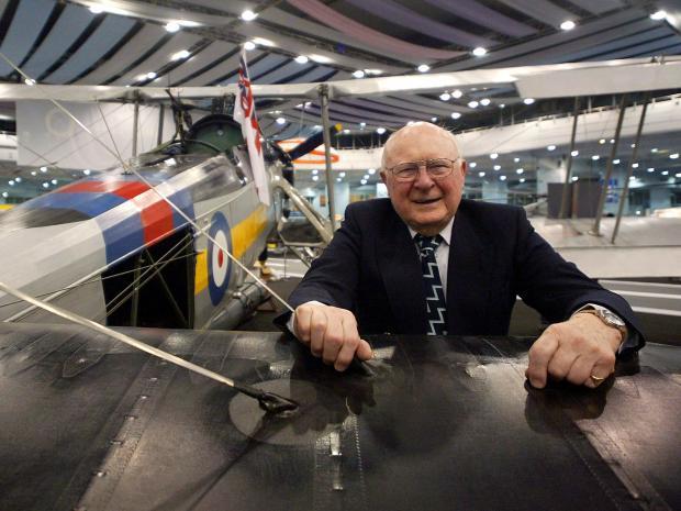 摧毁最强超级战舰！英国最牛王牌飞行员这一战绩改变世界局势