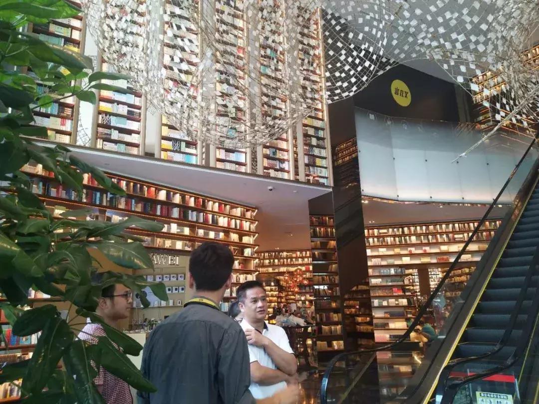 言几又书店西安迈科店,言几又迈科中心旗舰店