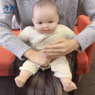 新生儿呛奶窒息该如何处理,新生婴儿呛奶的急救方法