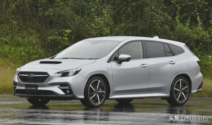 超跑敞篷红色不高于150万,四座敞篷超跑20万左右