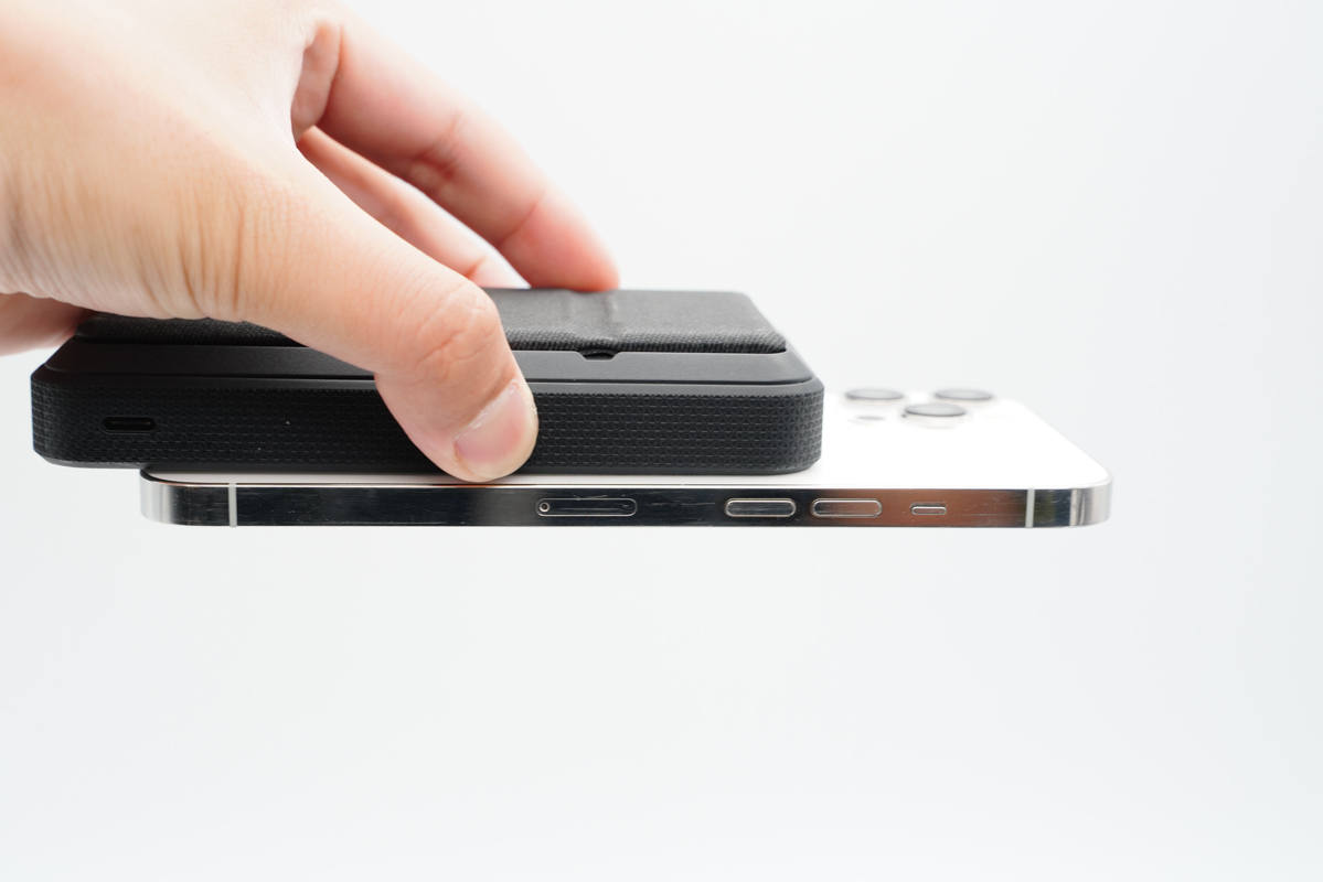 mophiepowerstationwirelessxl评测,苹果对比anker磁吸充电宝