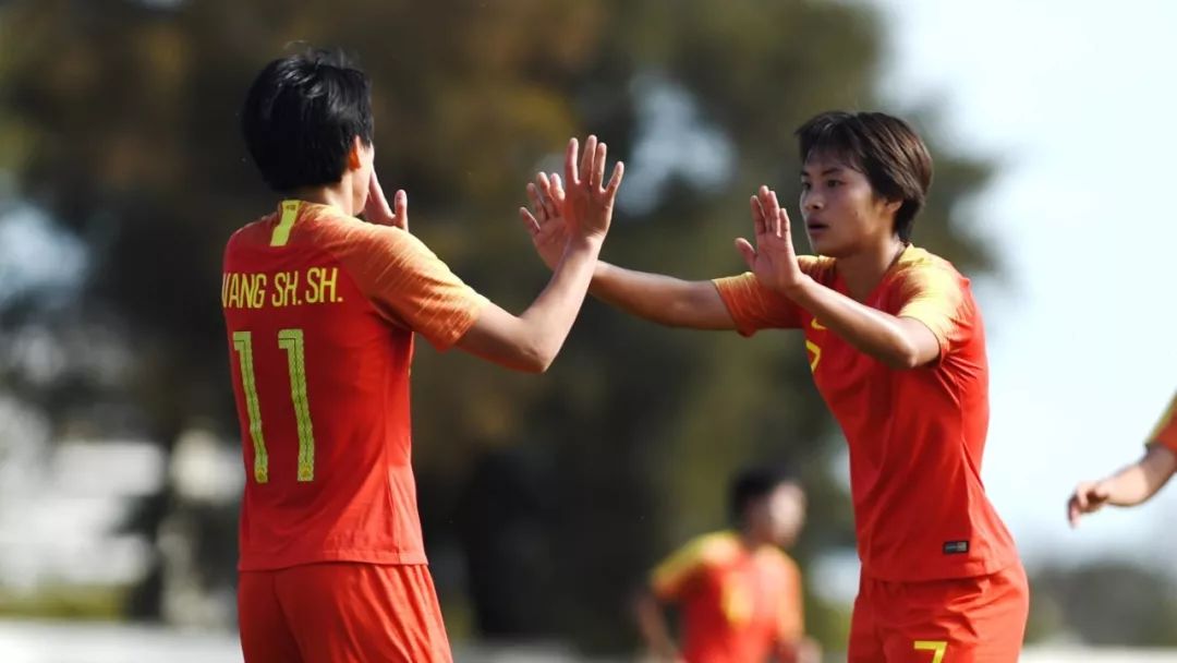 今晚为中国女足喝彩,为河南女足加油