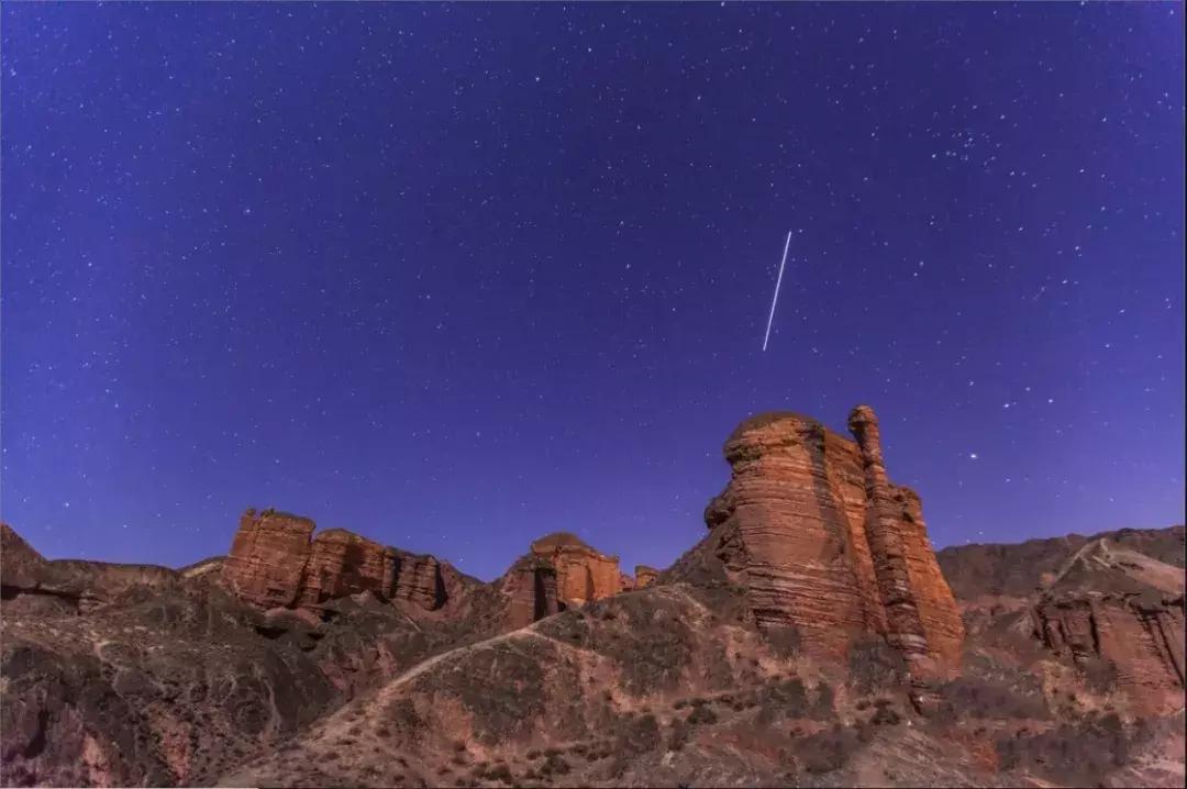 七彩丹霞和冰沟丹霞一日游,冰沟丹霞玩需要几个小时
