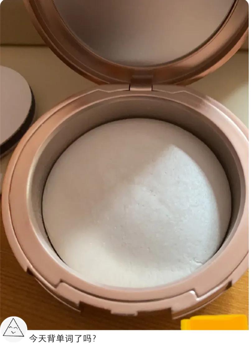 滋色粉饼和花西子散粉,滋色粉饼定妆控油