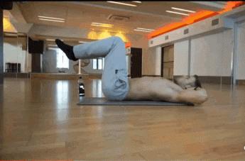 如何在一个月之内练出腹肌马甲线,3个动作练出腹肌马甲线2天见效