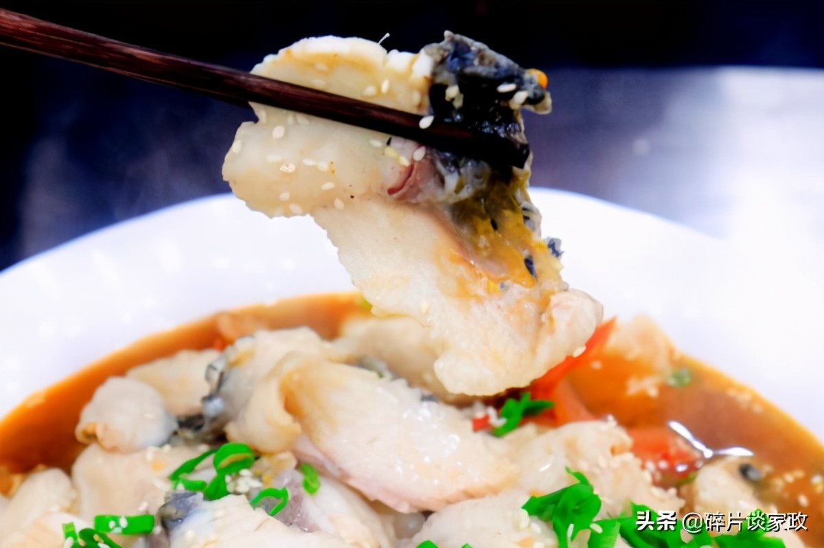 冬季养生必吃番茄鱼，开胃美味又营养，鱼肉全家都爱吃
