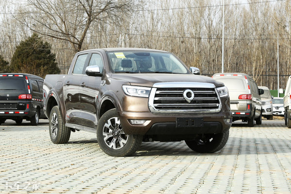 长城炮和江铃域虎9,长城炮vs长安凯程f70