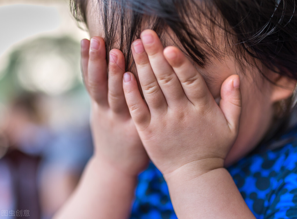 两岁宝宝说有怪兽可吓人了,两岁宝宝总是喊有怪兽好害怕