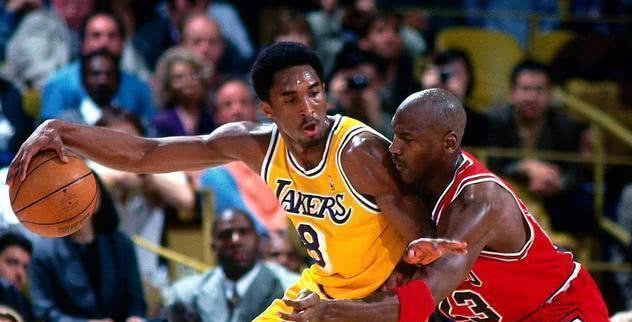 中距离，昂扬不灭——说说篮球场上最古典的*局破**艺术