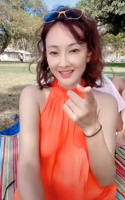 47岁牛莉和老公近照,42岁牛莉近照曝光