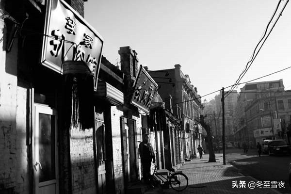 以前饭店霓虹灯招牌,以前的饭店招牌都是什么样的