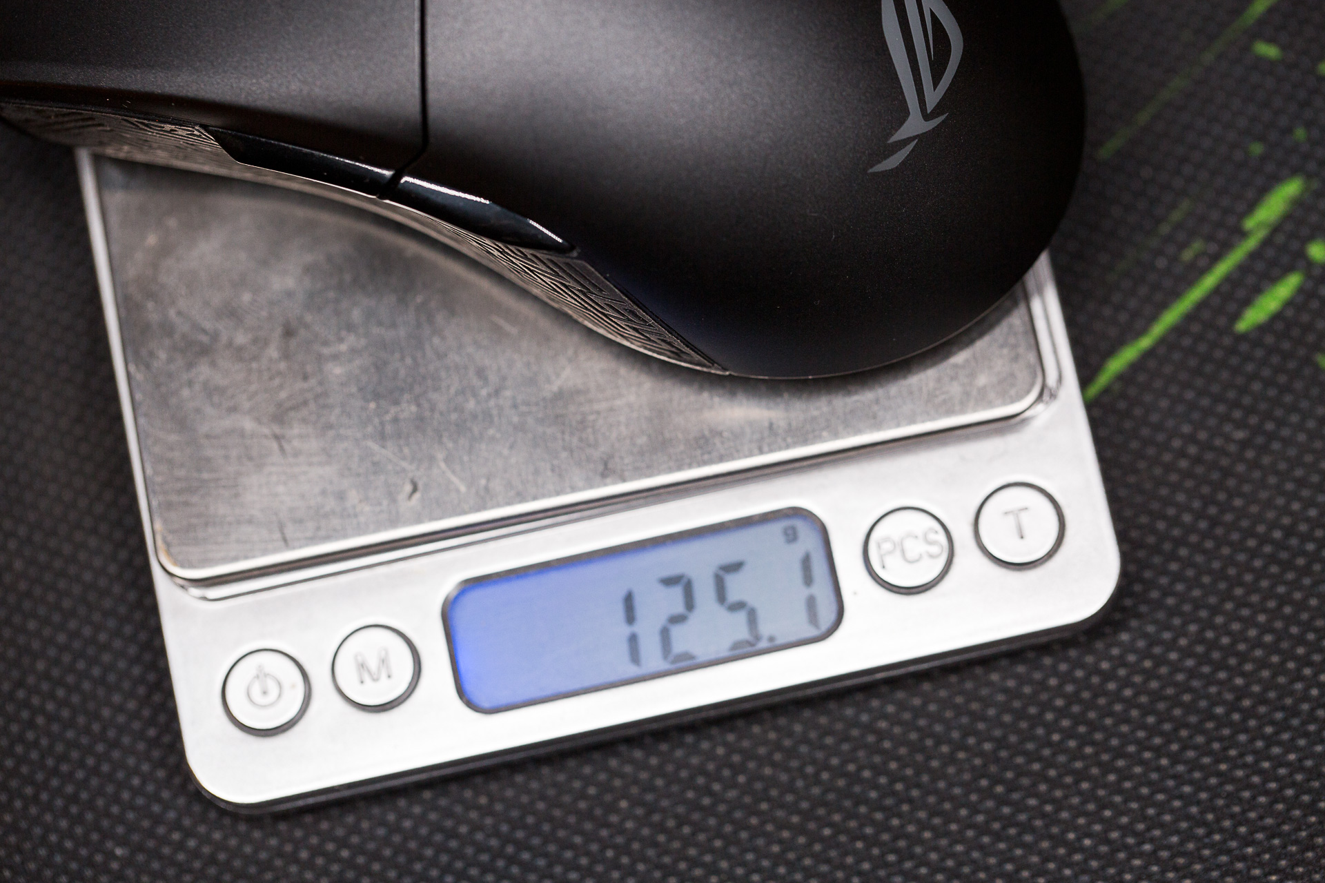 蝰蛇的接班人？最佳电竞鼠标？雷蛇毒蝰69蛇电竞鼠标测评体验