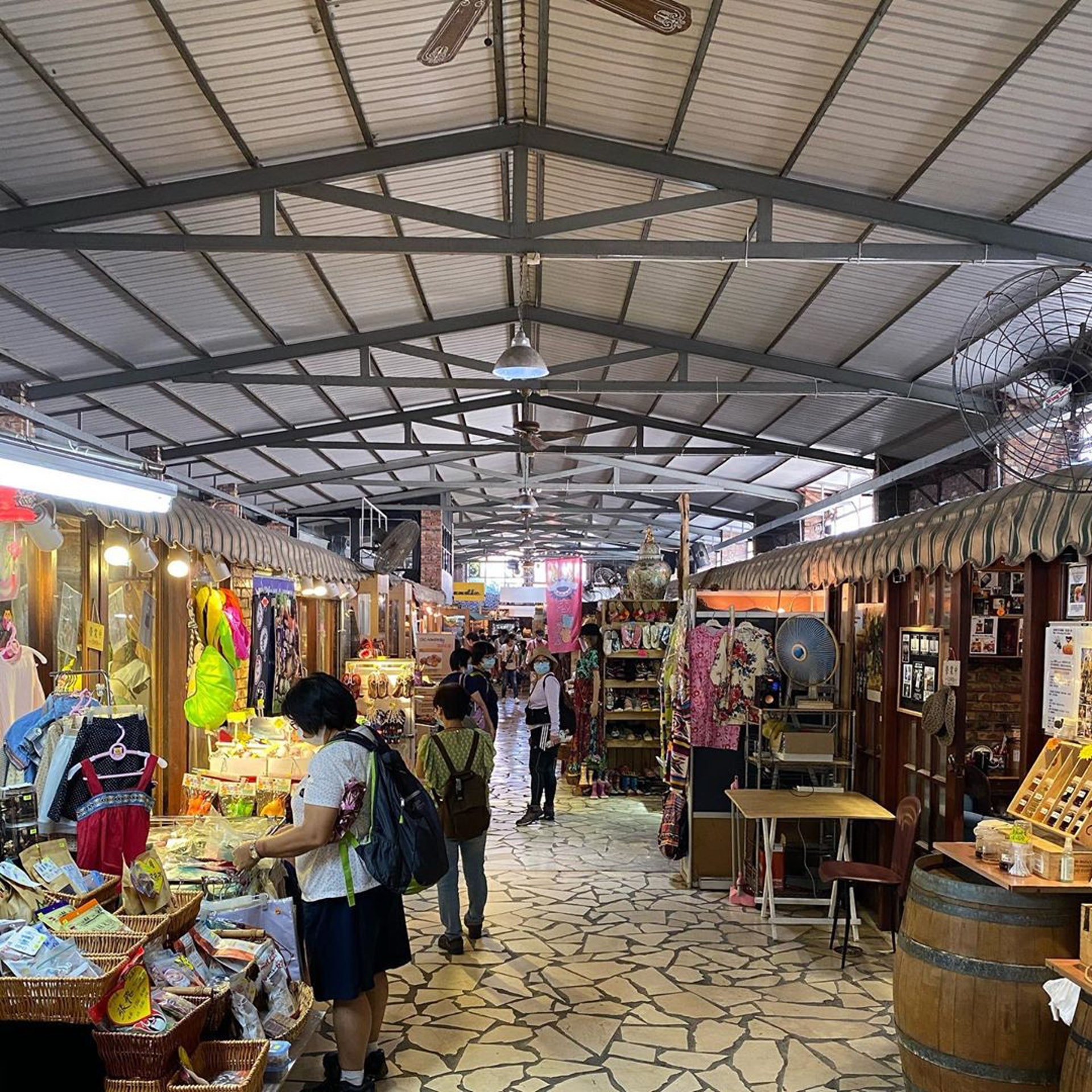 百年树屋，天空之镜，红砖市集，跳蚤市场…尽在锦田