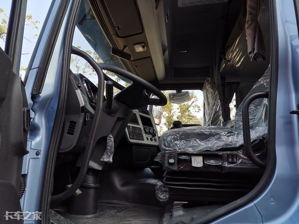 东风天龙KL最新款,东风天龙kl改装座椅升级
