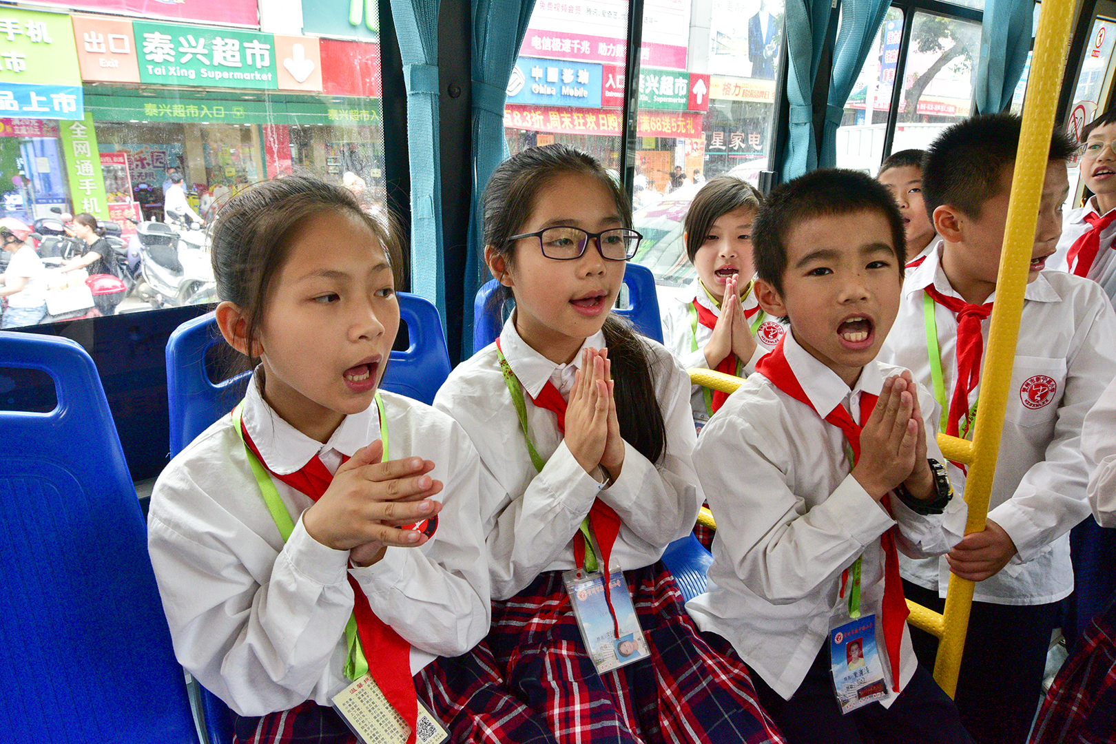 小学敬老孝贤月活动总结,尊老敬老教育活动报道