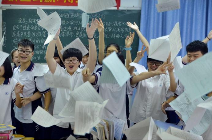 高中生可以转为职高生吗,高中生和职高生高考考的一样吗