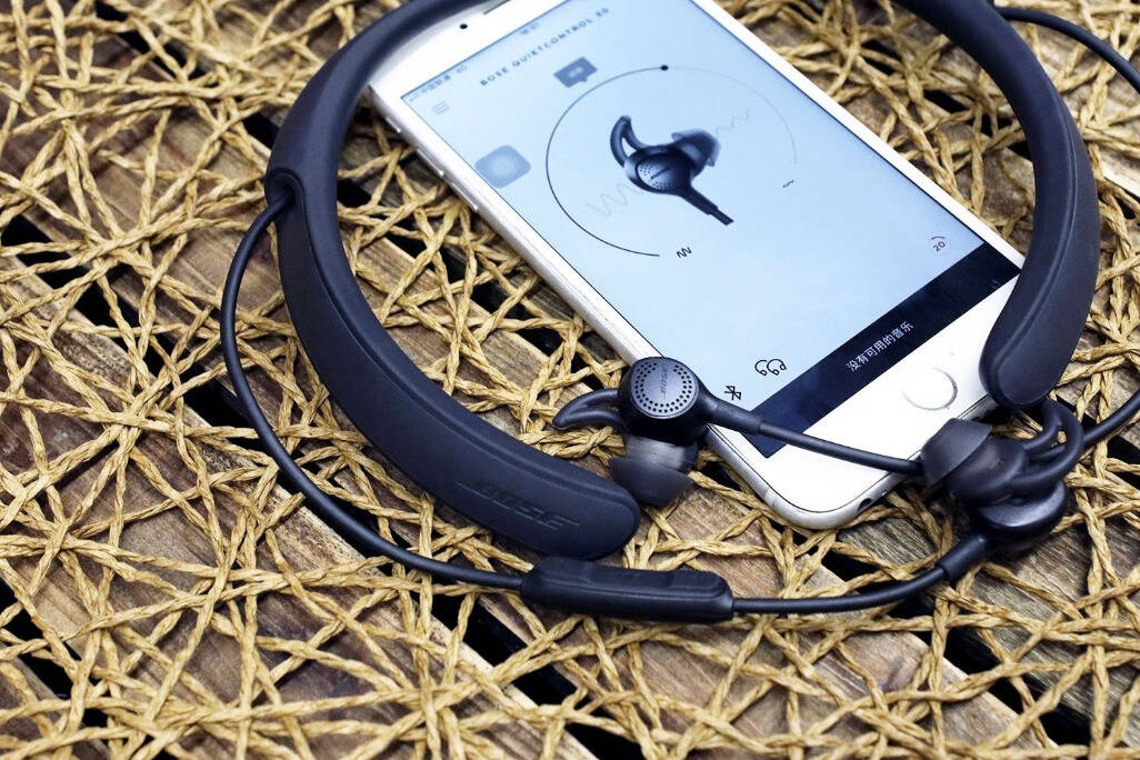 boseqc30有棕色耳机吗,夏天耳机听歌