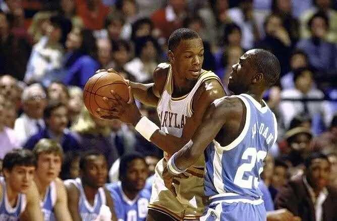 乔丹为何被称为nba历史第一人,nba历史上乔丹破了几个纪录